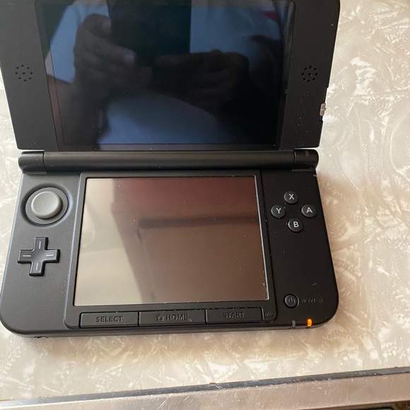 Nintendo 3DS XL - Picture 6 of 6